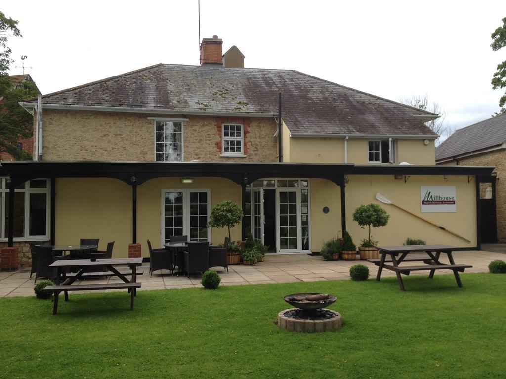Millhouse Hotel And Riverside Restaurant Sharnbrook Exterior photo